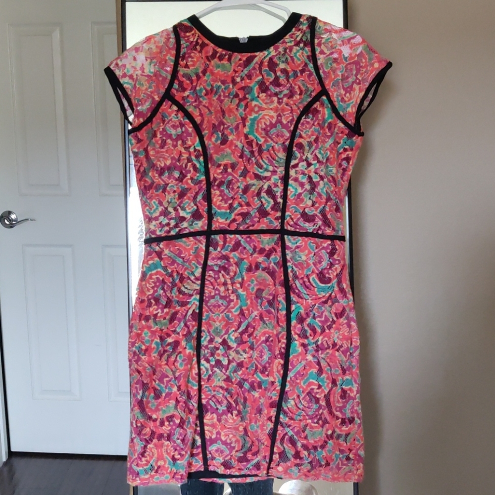 Floral/deco lace dress